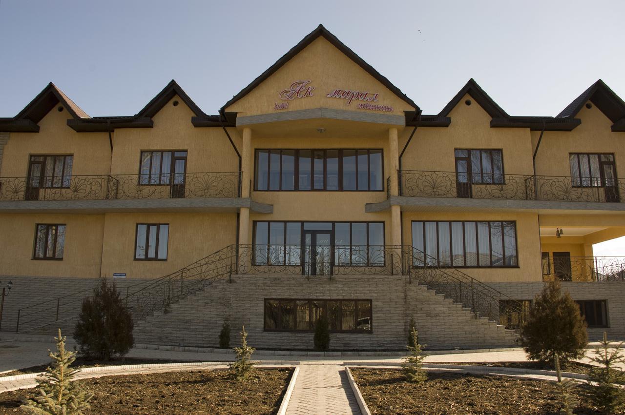 Hotel Akmaral カラコル エクステリア 写真