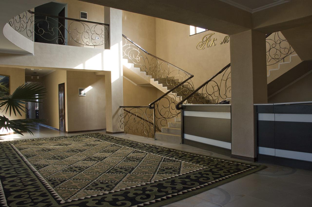 Hotel Akmaral カラコル エクステリア 写真